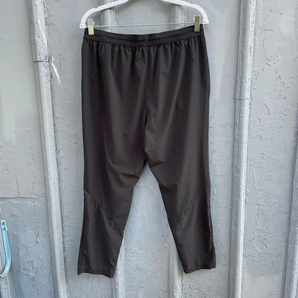 Nike  Women's Essential Running Pants, Black, size Large - Picture 7 of 16